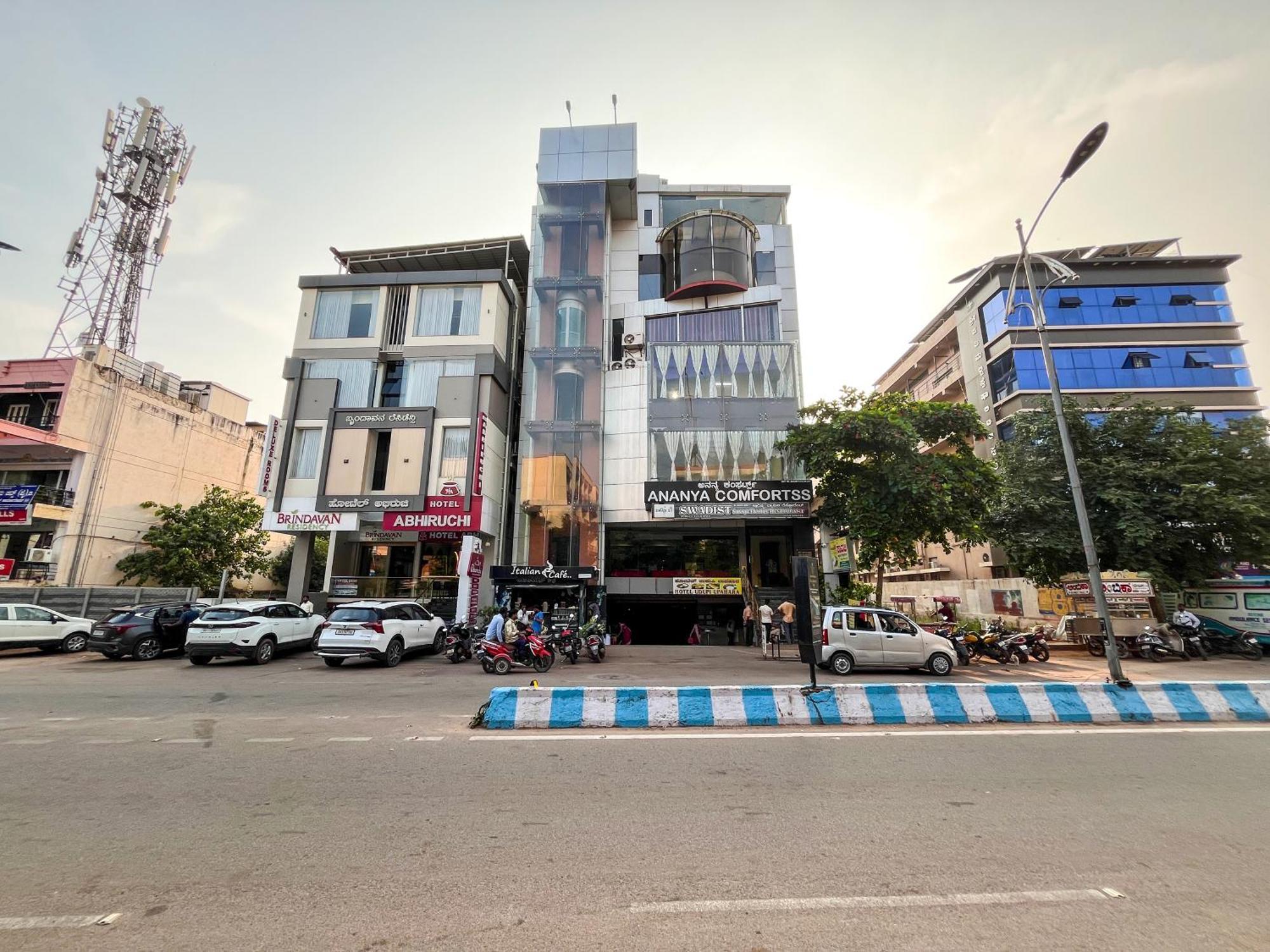 โรงแรมอนันยา คอมฟอร์ตส์ ฮอสเปต ภายนอก รูปภาพ